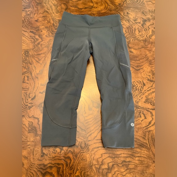 58 - Lululemon Home Stretch Crop leggings- size 4 - Picture 9 of 10